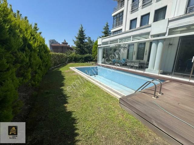 İstanbul Saraylarında 4+1 Havuzlu Bahçeli Kiralık Yalı Dairesi