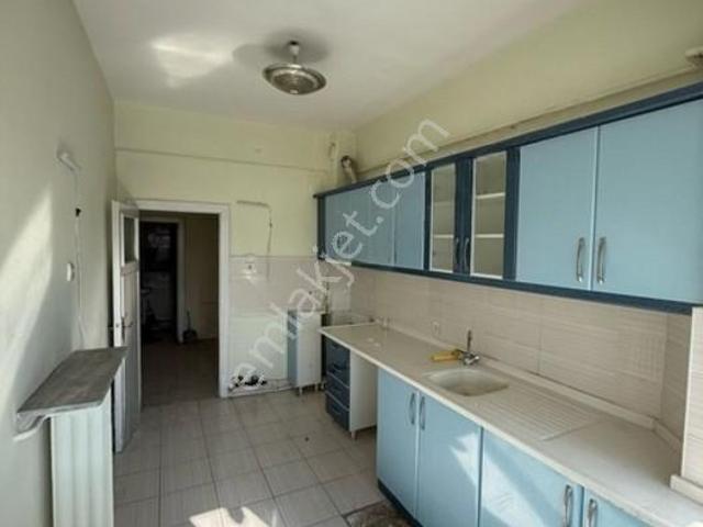 İstasyon Caddesinde Ofis Olmaya Uygun Satılık 3+1 Daire
