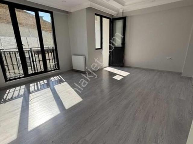 İstasyon Mah. Bezirganbahçede 2+1 Kiralık 85m2 2.inci Kat Daire