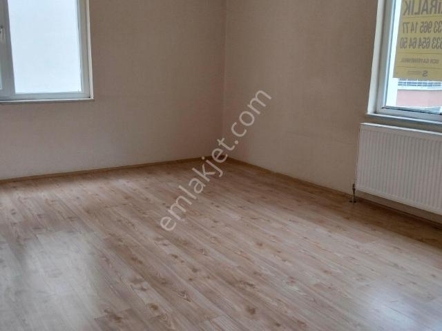 İstasyon Mah. Gazi Mustafa Kemal İlkokulu Yanında Kiralık 3+1 Daire