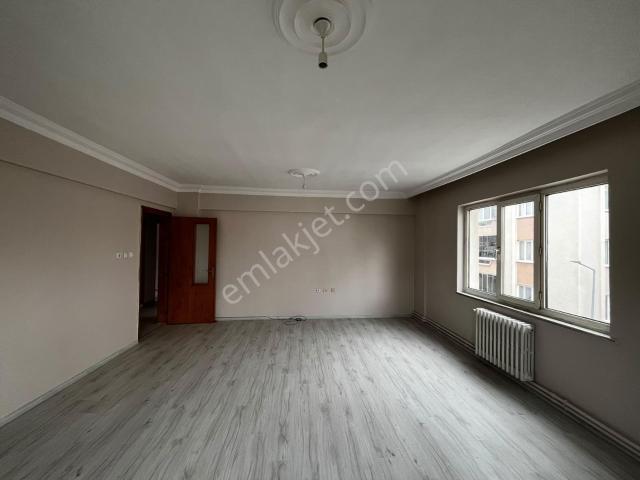 İstasyon Mahallesi Sungur Bey Mevkii Kiralık 3+1 Daire