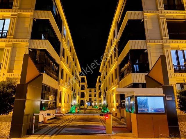 İstasyon Mahallesi White House Sitesi Satılık 3+1 Arakat Daire