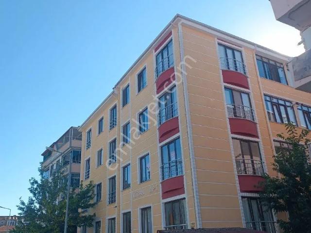 İstasyon Mahallesinde Ara Kat 2+1 Kiralık Daire