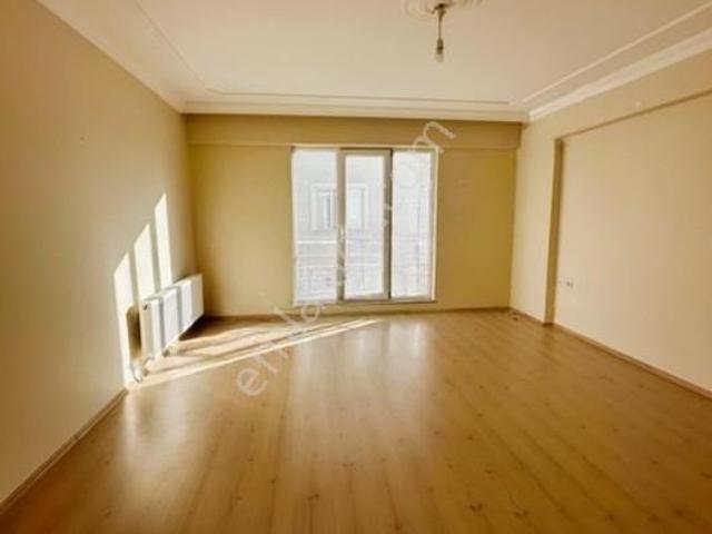 İstasyon Mahallesinde Kiralık 3+1 Ara Kat Daire