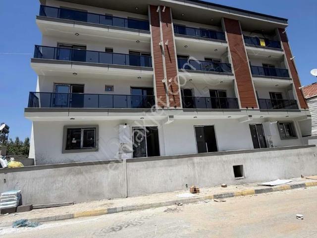 İstasyon Mahallesinde Satılık 1+1 Büyük Balkonlu Daire