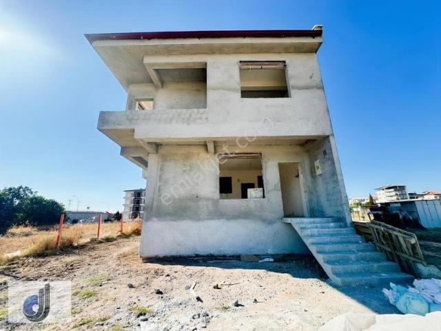 İstasyon Mahallesinde Satılık Villa