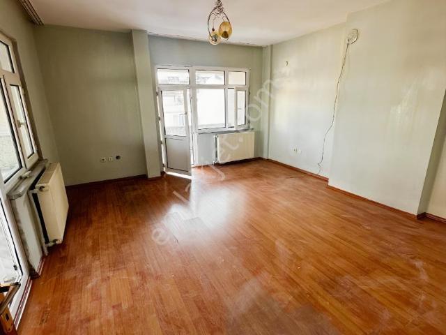 İstasyon Mah'de Kalp Damar Hastanesi'ne 50m² Aile Apartmanın Da