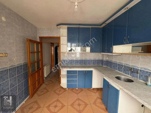 İstekli Emlak'tan 13 Eylül Okulu Altı Kiralık 2+1 Daire