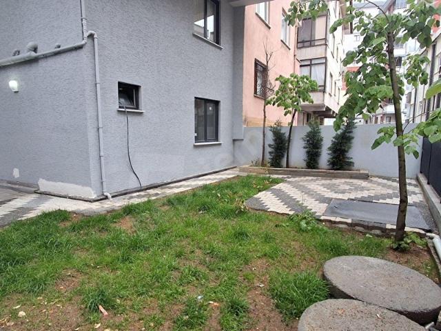 İSTİKLAL MAH.ÇARŞI METRO 4 DK.64 M2 ÖZEL BAHÇELİ1+1 SIFIR DAİRE