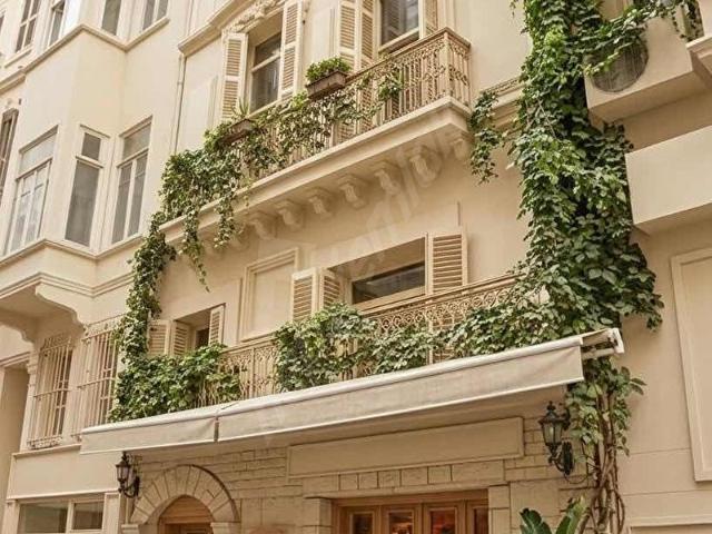 İSTİKLAL CAD. HASANAĞA DA 18 ODALI BUTİK OTEL