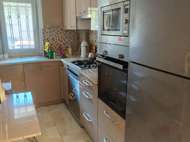 İstinye Boğaziçi Sitesi Özel Yapım Balkonlu Full Mobilyalı Daire