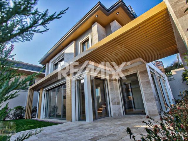 İstinye'de Yeni Teslim Oturumu Hazır, Bahçeli, Müstakil Villa