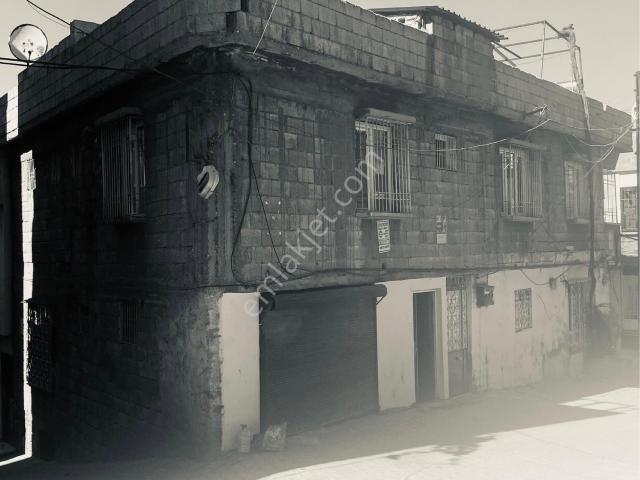 İstiklal De 2 Kat 1 Bodrum+ 1 Adet Garaj.3 Cepheli,135m