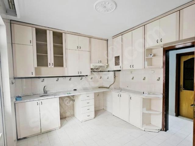 İstiklal Mah. Adliye Yanı site İçerisinde 3+1 Kiralık Daire