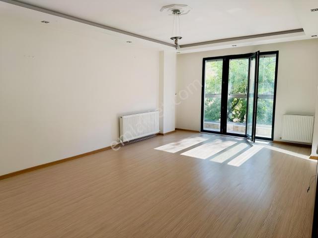İstiklal Mahallesi' Nde Geniş Kapalı Mutfaklı 3+1 Kiralık Daire