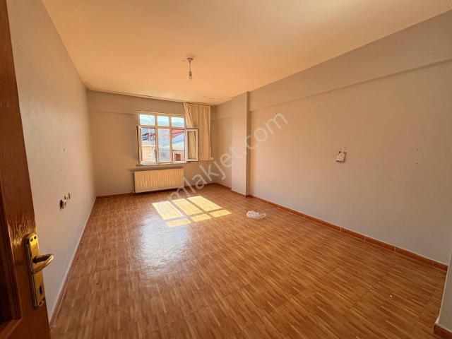 İstiklal Mahallesi 2+1 Arakat Kiralık Daire