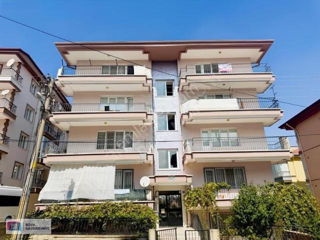 İstiklal Mahallesinde Geniş Ve Bakımlı Kiralık 3+1 Daire