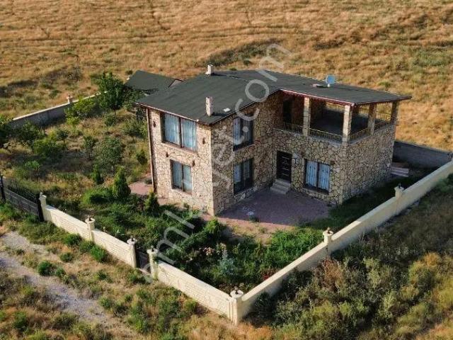 İstiklal Mahallesi'nde Üniversite Yanında Satılık Luxs Villa