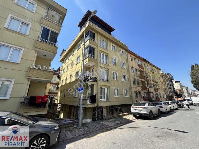 İstiklal Mh Mimari Tasarımlı Genç Bina 3+1 Kiralık Bahçe Dubleks
