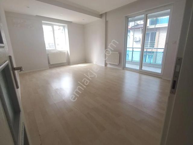 İstiklalde Kiralık 2+1 Daire