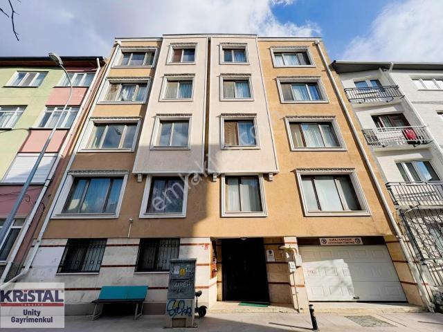İstiklal'de Satılık 2+0 Asansörlü Eşyalı Arakat Daire