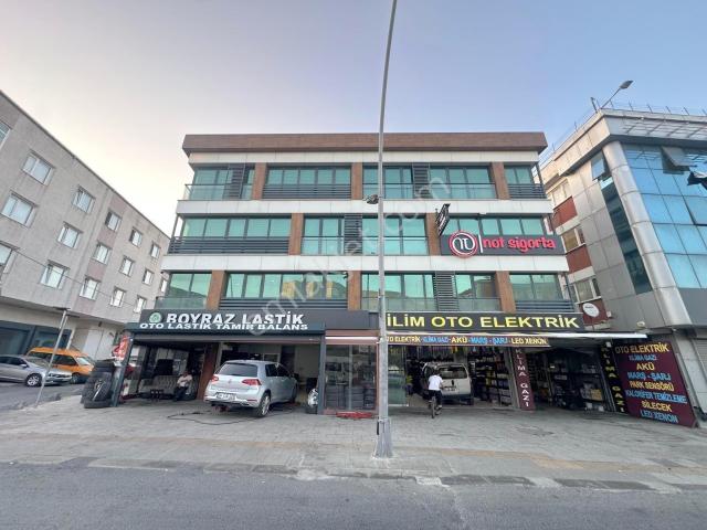 İsa Gayrimenkulden Kiralık Yenibosna Radar Bölgesinde 2+1 Daire