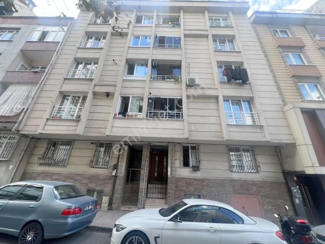 İsa Gayrimenkulden 9 Yıllık Binada Geniş Masrafsız Ara Kat Daire