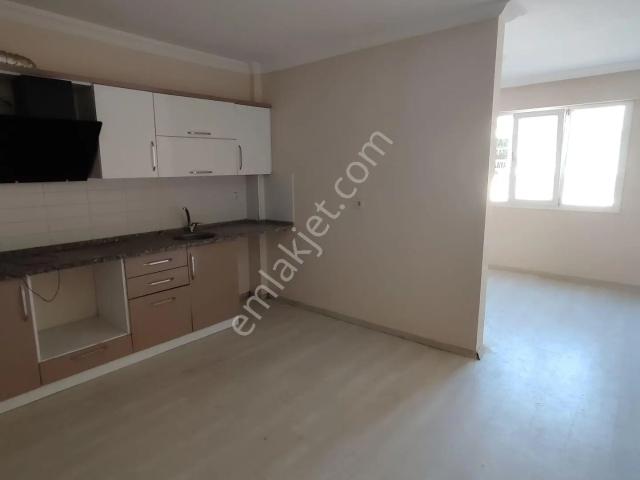 İsabeyli Merkezde Arakat 1+1 Satılık Daire