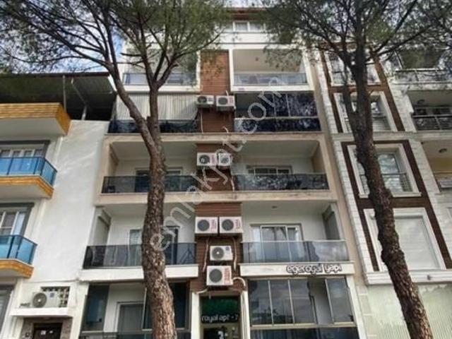 İsabeylide Cadde Üzeri Satılık 1+1 Daire