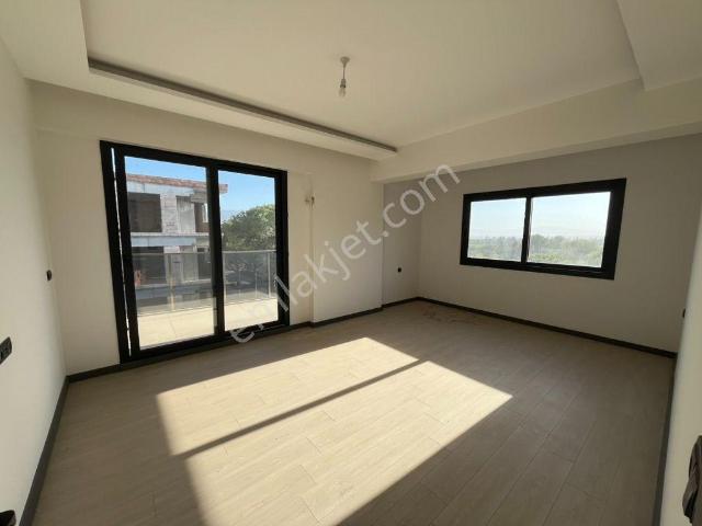 İsabeyli'de Sıfır 3+1 | Cadde Manzaralı | Güney batı Cephe