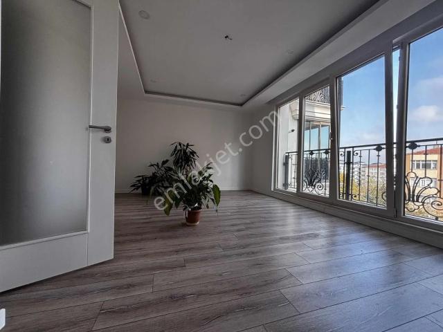 İskanlı İncirli Caddesine Cepheli Yangın Merdivenli 3.kat 115m2