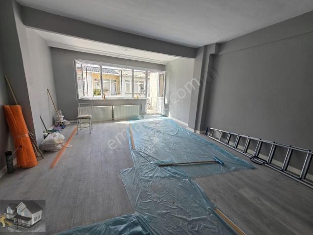 İslambey Caddesinde 3+1 Kiralık Daire. Açıklamayı Okuyunuz.