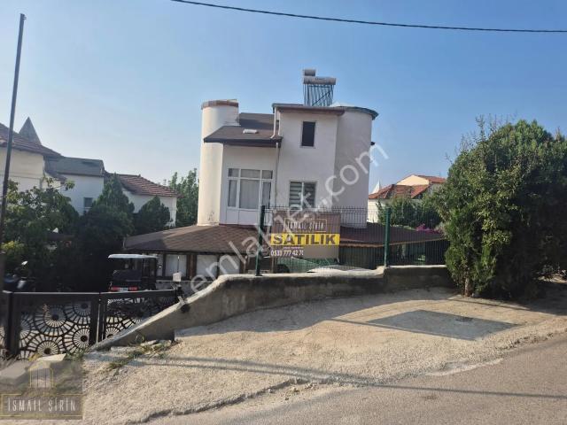 İsmail Şirinden Havuzlu Plajlı Özel Bahçeli 4+1 Triplex Villa