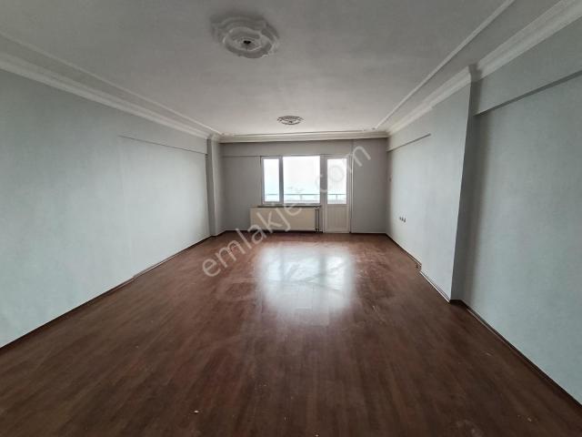 İsmail Şirinden Manastırda Site İçinde Deniz Manzaralı 3+1 Daire