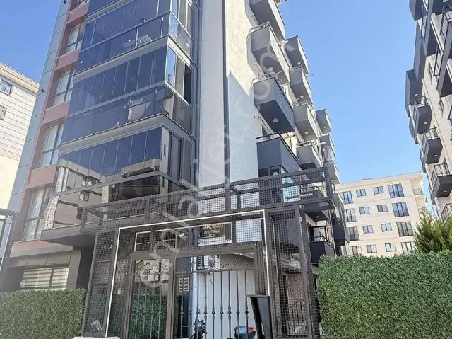İsmetpaşa Mahallesi Tekzen Bölgesinde Ara Kat 1+1