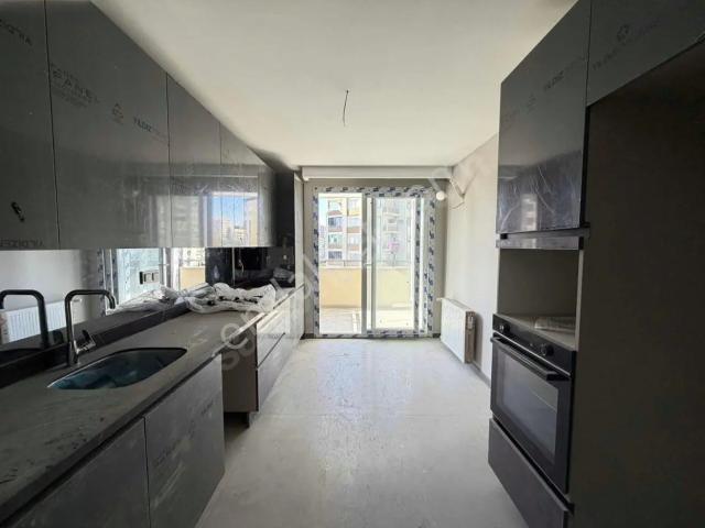 İsmetpaşa’nın En Prestijli Havuzlu Ve 7/24 Güvenlikli Sitesinde Sıfır 3+1 Lüks Daire!