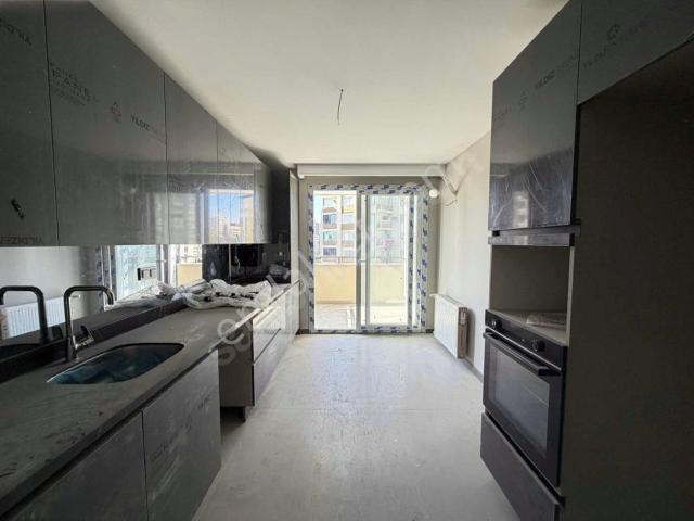 İsmetpaşa’nın En Prestijli Havuzlu Ve 7/24 Güvenlikli Sitesinde Sıfır 3+1 Lüks Daire!