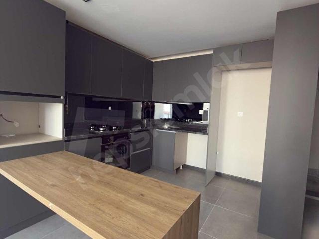 İSMETPAŞA KIYIBOYUNDA HAVUZLU SİTEDE SIFIR 2+1 LÜKS DAİRE