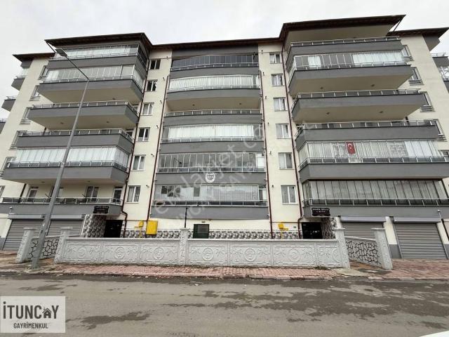 İtuncay Dan Seyit Harun Anadolu Lisesi Civarı Satılık 3+1 Daire