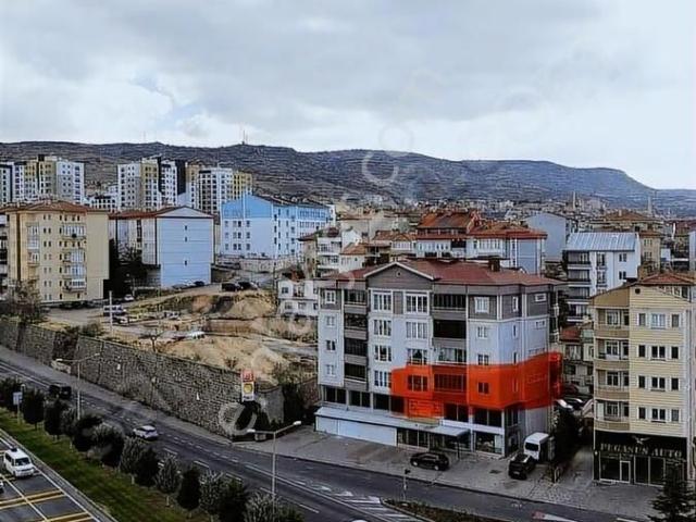 İtfaiye Karşısı Satılık 250 M2 4.5 +1 Geniş Daire