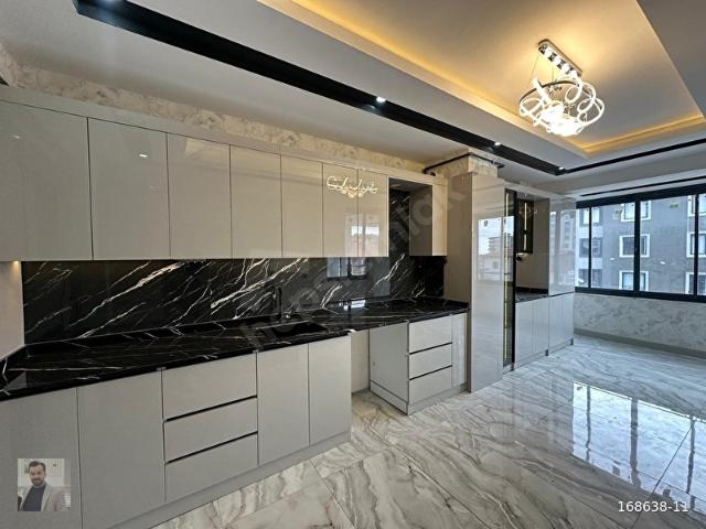 İTİBARdan ABDÜLHAMİTHANDA MERKEZİ KONUMDA PARKCEPHELİ 3,5+1DAİRE