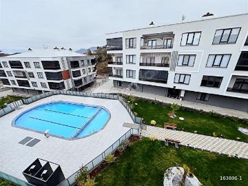İVA'dan KURŞUNLU'da HAVUZLU SİTE İÇİ ÖN CEPHE KİRALIK 1+1 DAİRE