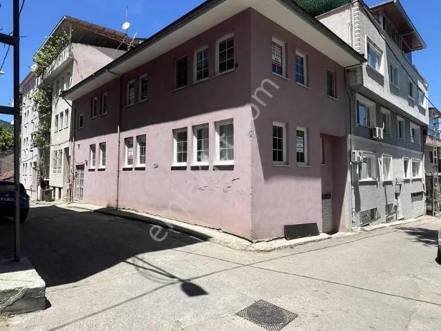 İvazpaşa'da Kiralık 2+1 Daire 100m² Net Kullanım Alanı