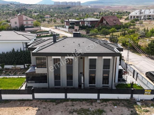 İşyapar'dan Özel Yapım 850 M² Arsa İçerisinde Müstakil Villa