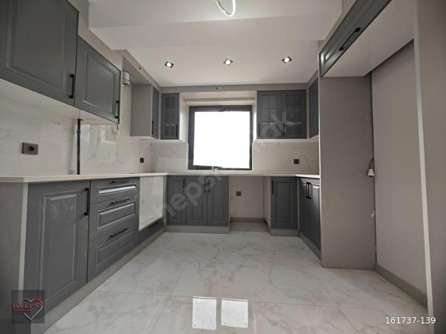 İYİKİ'DEN ŞEMİKLER'DE ASANSÖRLÜ ÇİFT BALKON BÖLGENİN EN UYGUN 2+1 DAİRESİ