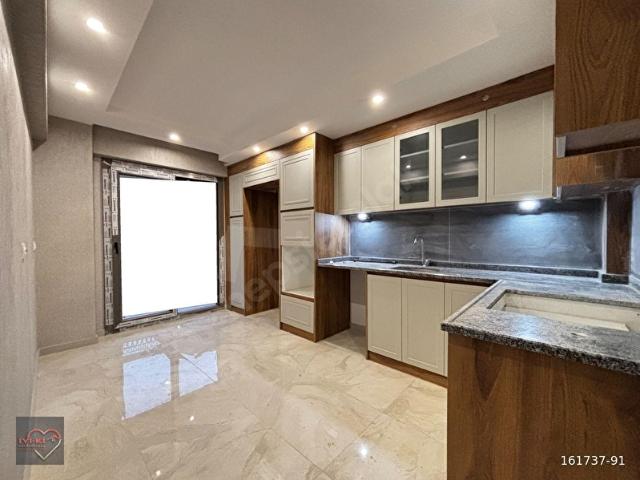 İYİKİDEN GÜMÜŞÇAYDA YÜKSEK KREDİLİ ÖNÜ KOMPLE AÇIK LÜX İŞÇİLİKLİ 2+1 DAİRELER