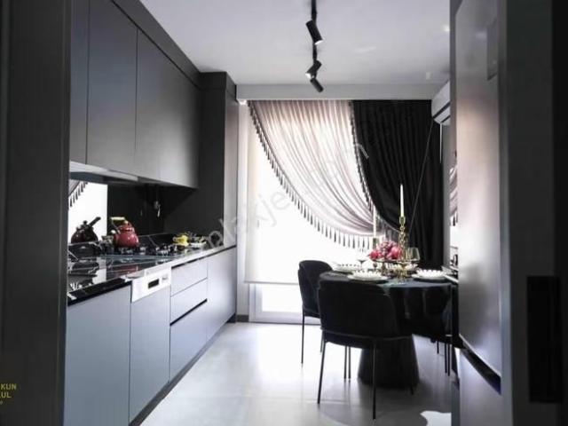 İzzet Oklu Florya Cennette Havuz Cephe 3+1 Satılık Daire