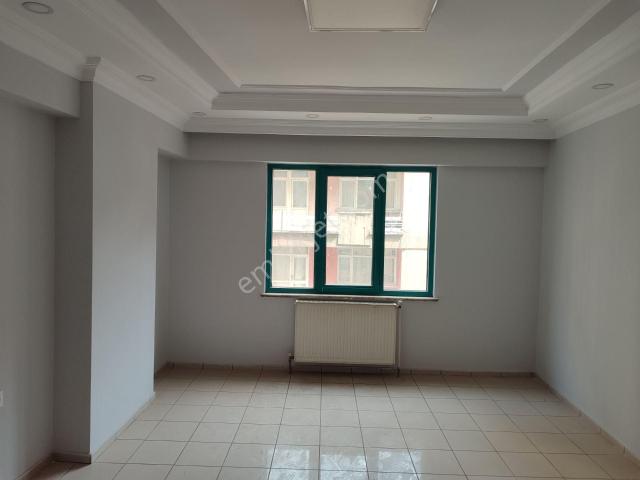İzzetpaşa Mah. Ş.ilhanlar Caddesinde Kiralık 2+1 Arakat Ev/ofis