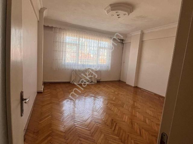 İzzetpaşa Da 3+1 110 Metre Kare Cadde Ye Yakın Satılık Daire