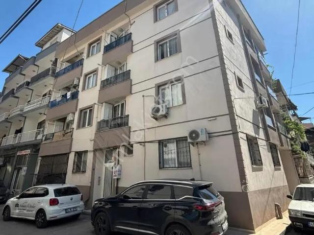 İzban Yakını Arakat Eşyalı Kıralık 2+1 Daıre